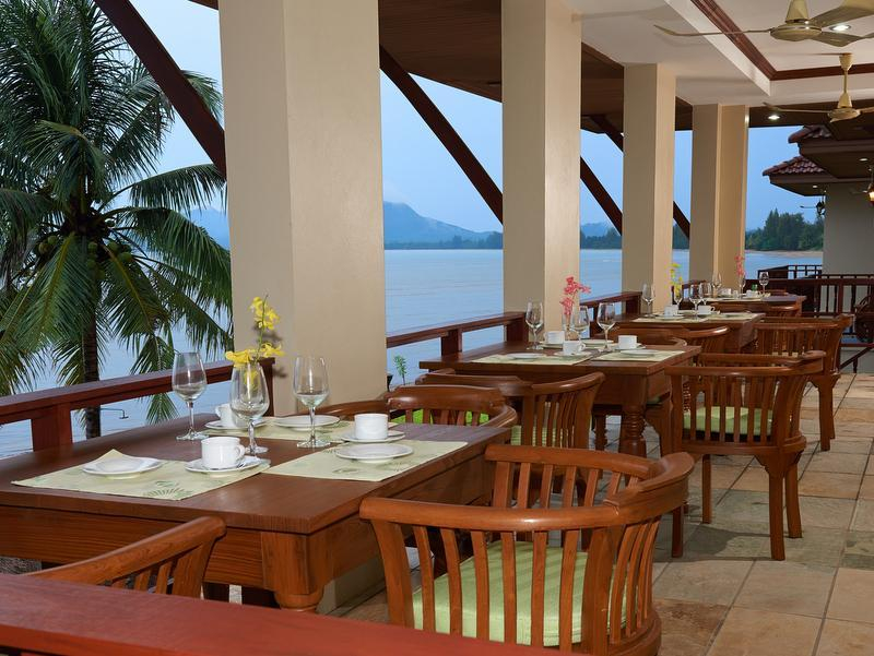 Food & Drinks 5, Sara Beachfront Boutique Resort, Pathiu