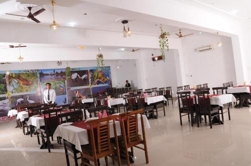 4, Hotel Raj Palace, Bharatpur