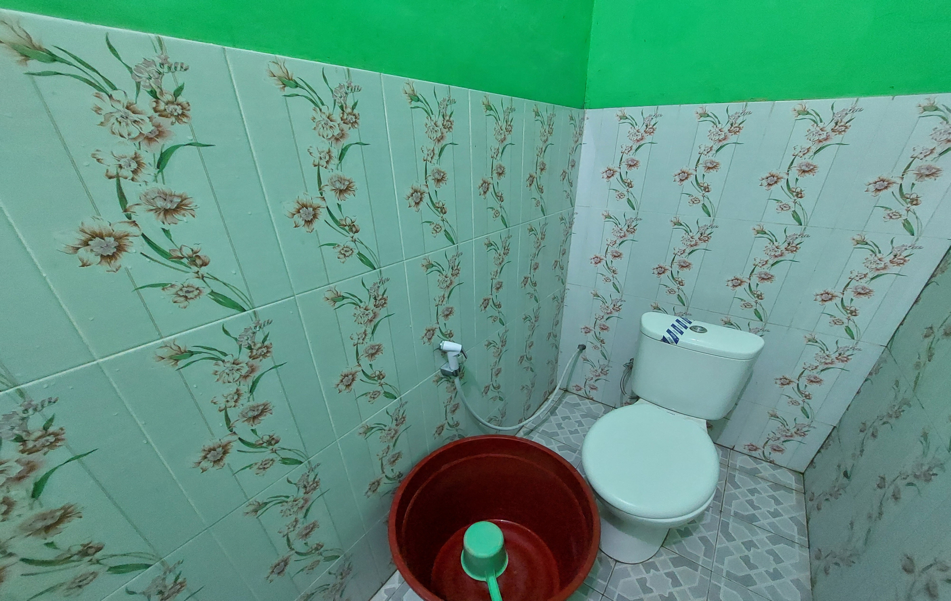 Bathroom 16