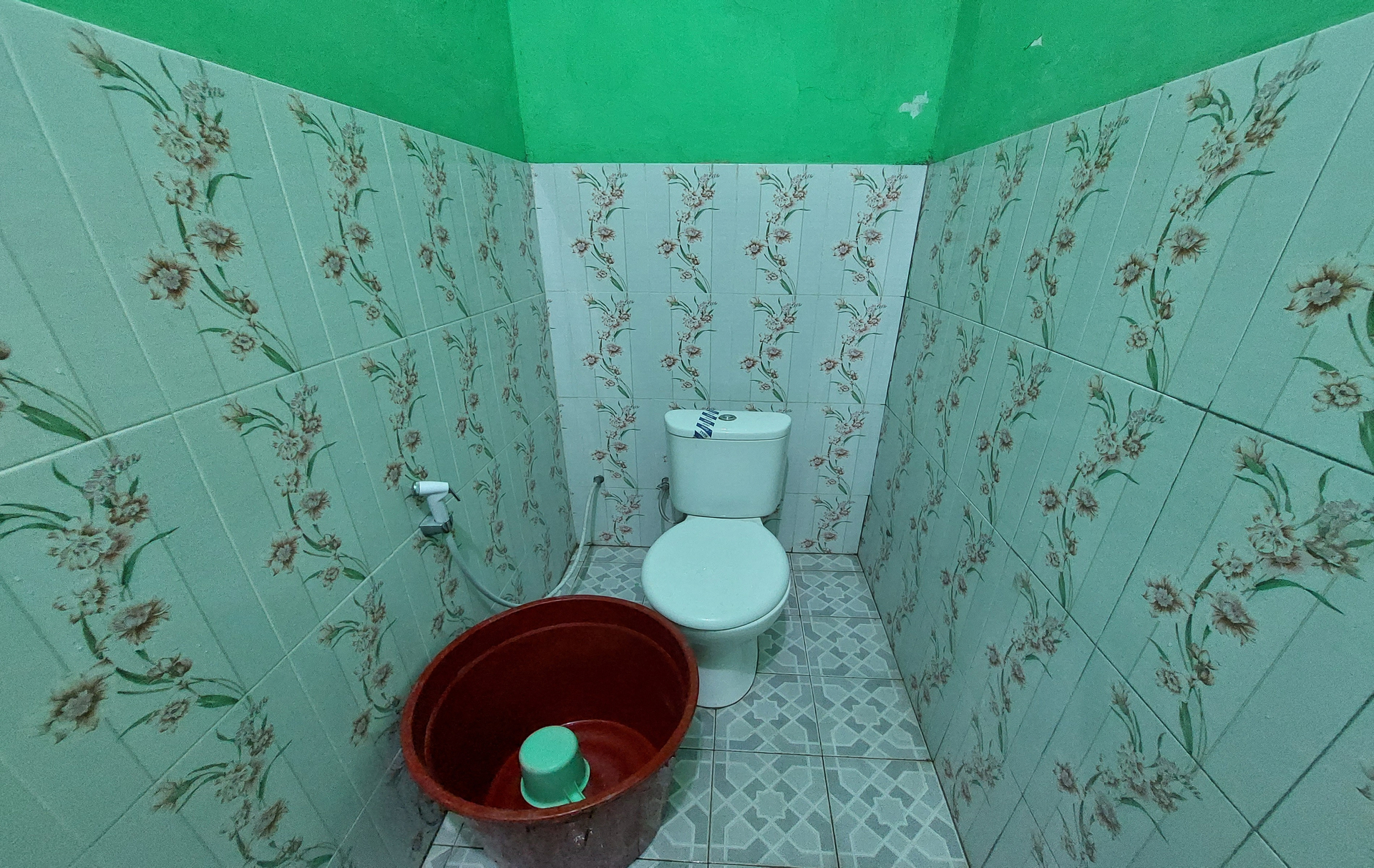 Bathroom 13
