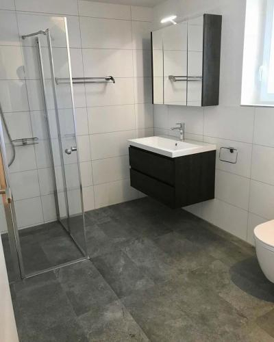 Bathroom 4, ZimmerZuVermieten in Gunsberg Solothurn, Lebern