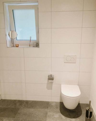 Bathroom 2, ZimmerZuVermieten in Gunsberg Solothurn, Lebern