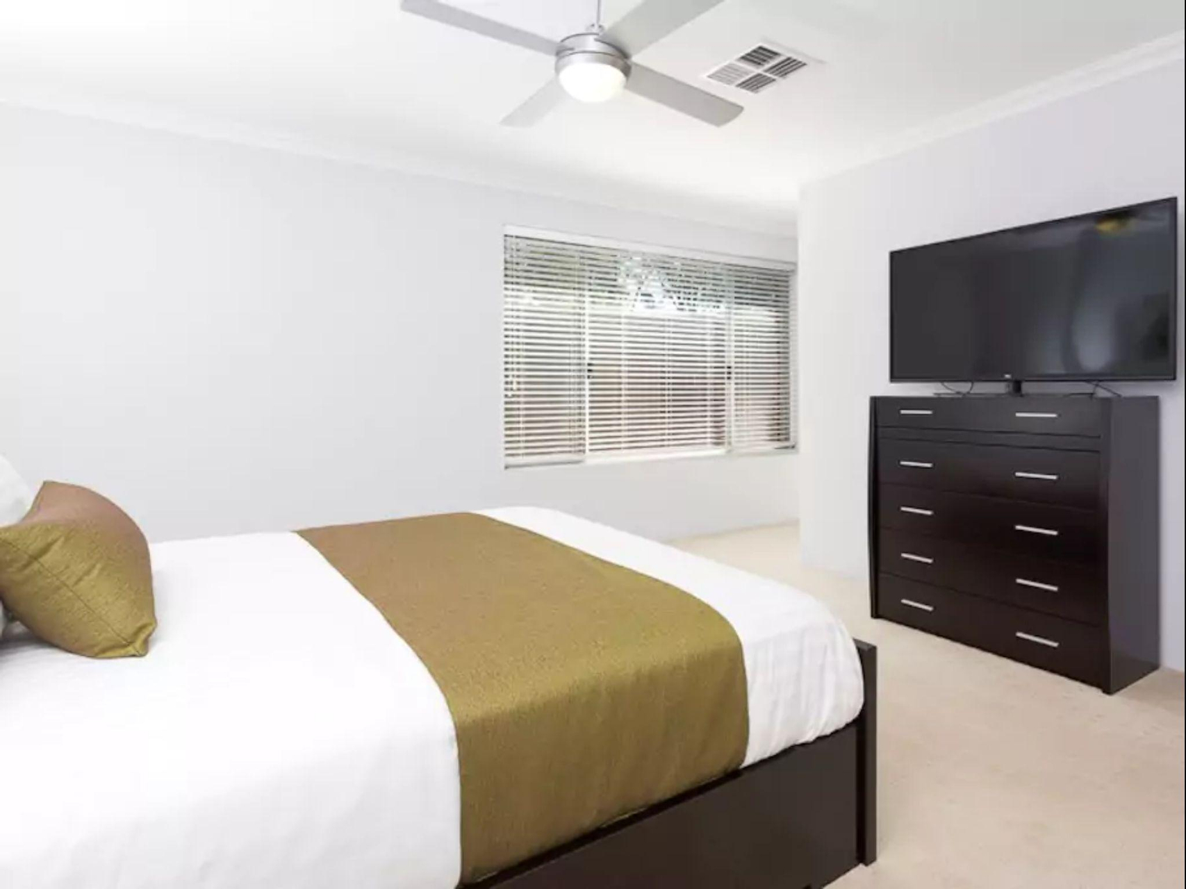 3, Perth Executive Home, Belmont