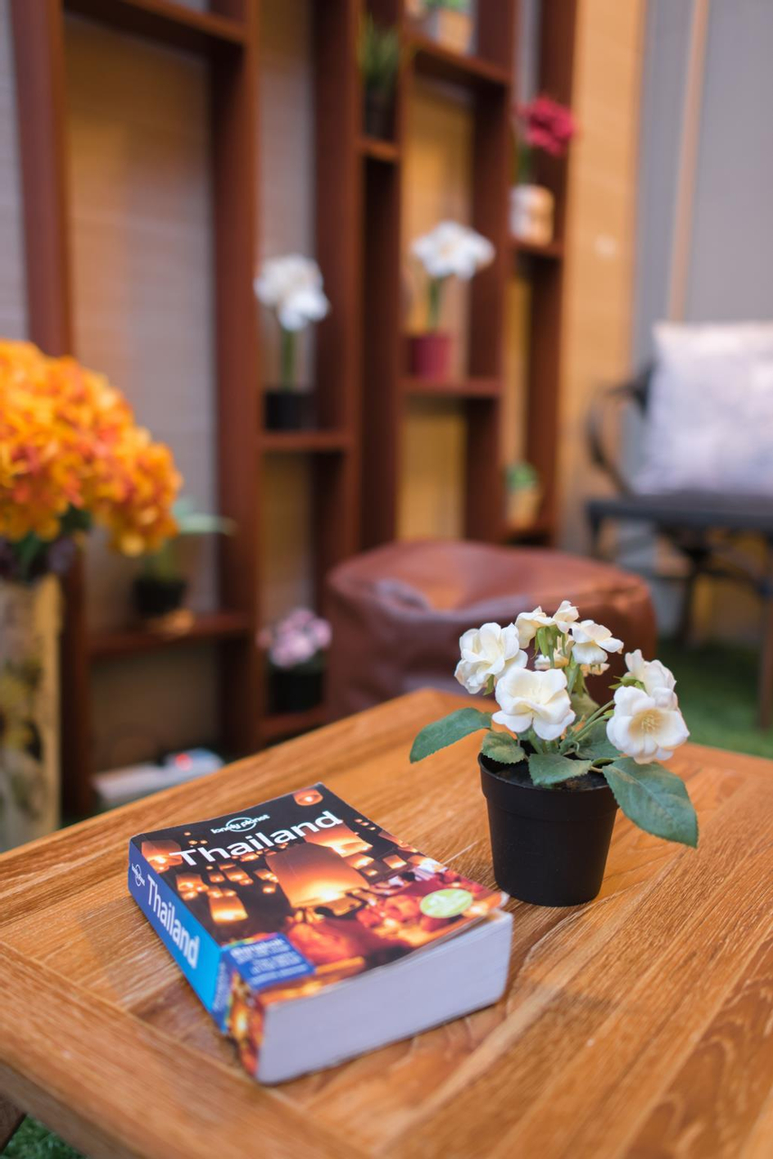 Food & Drinks 4, Augusta Hostel, Wattana