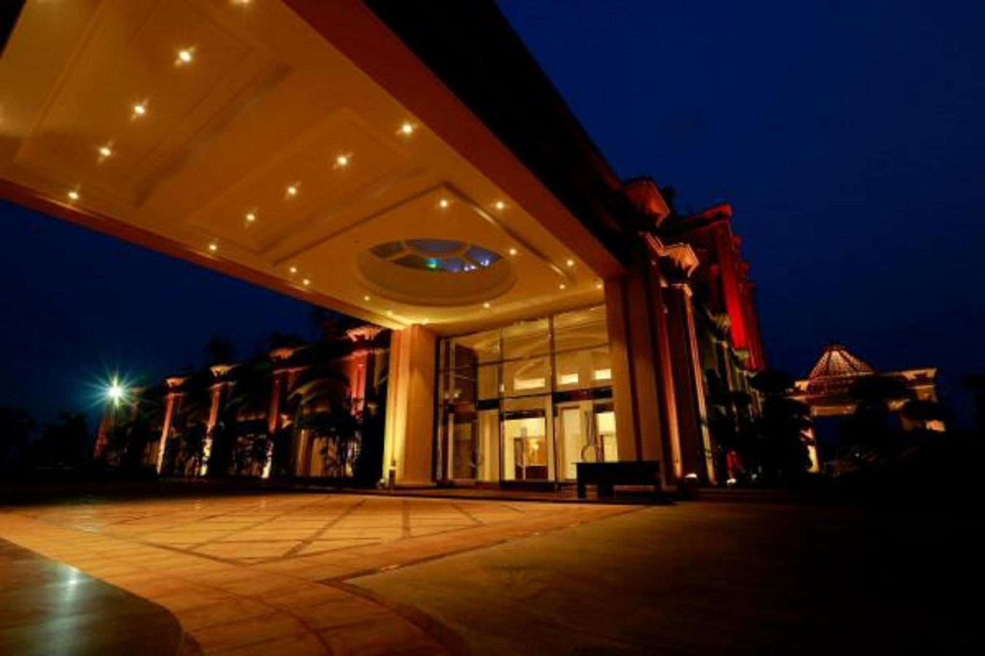 Entrance 2, Golden Galaxy Hotels & Resorts, Faridabad