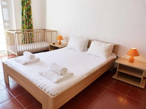 Others 3, Villa Charneca, Almada