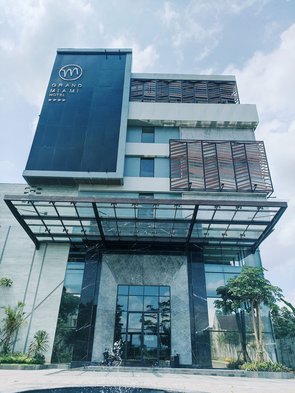 Exterior & Views 1, GRAND MIAMI HOTEL, Malang
