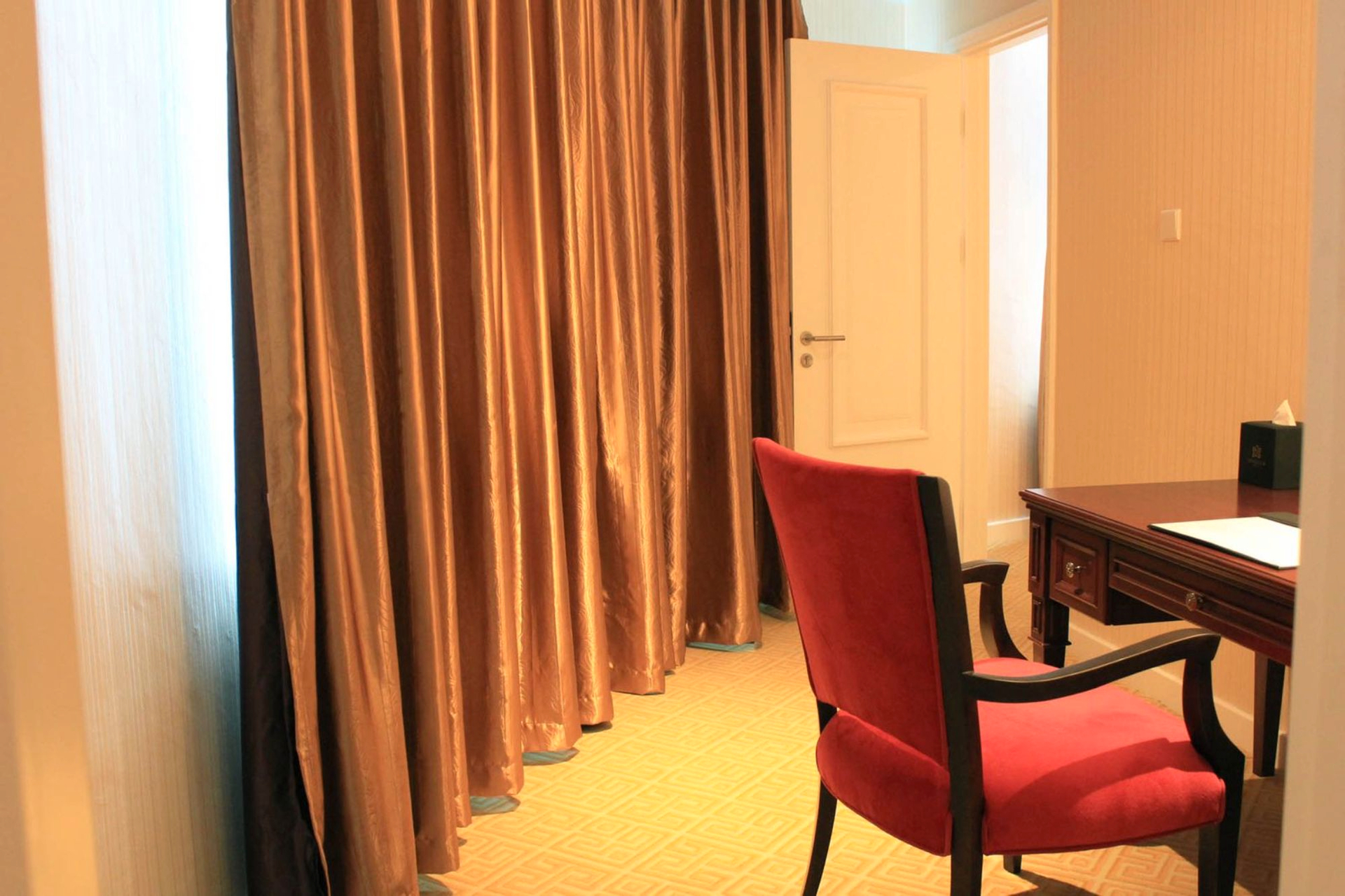Living Area 6