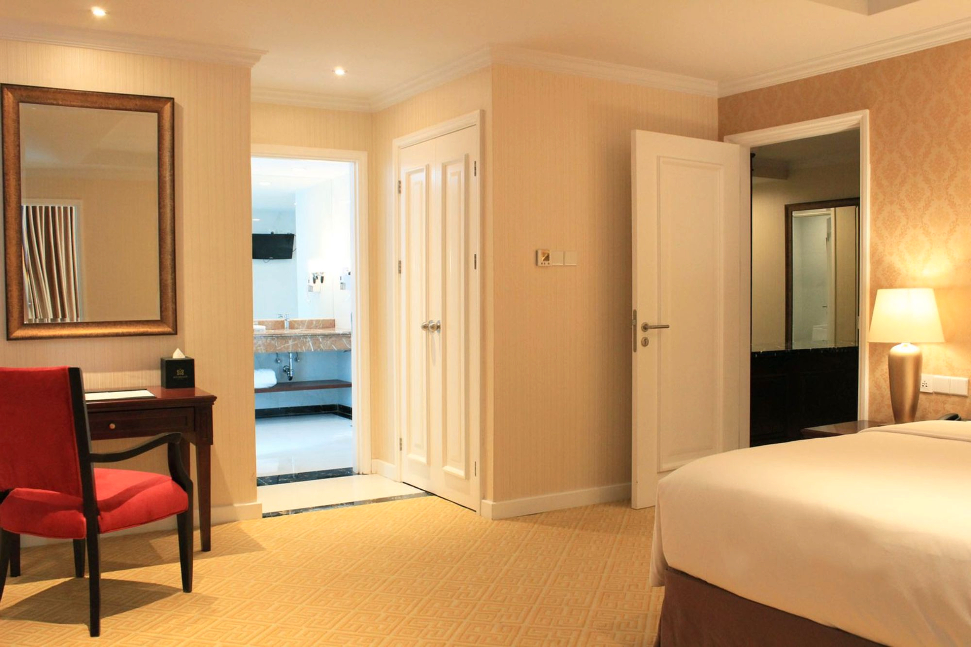 Suite Bisnis King