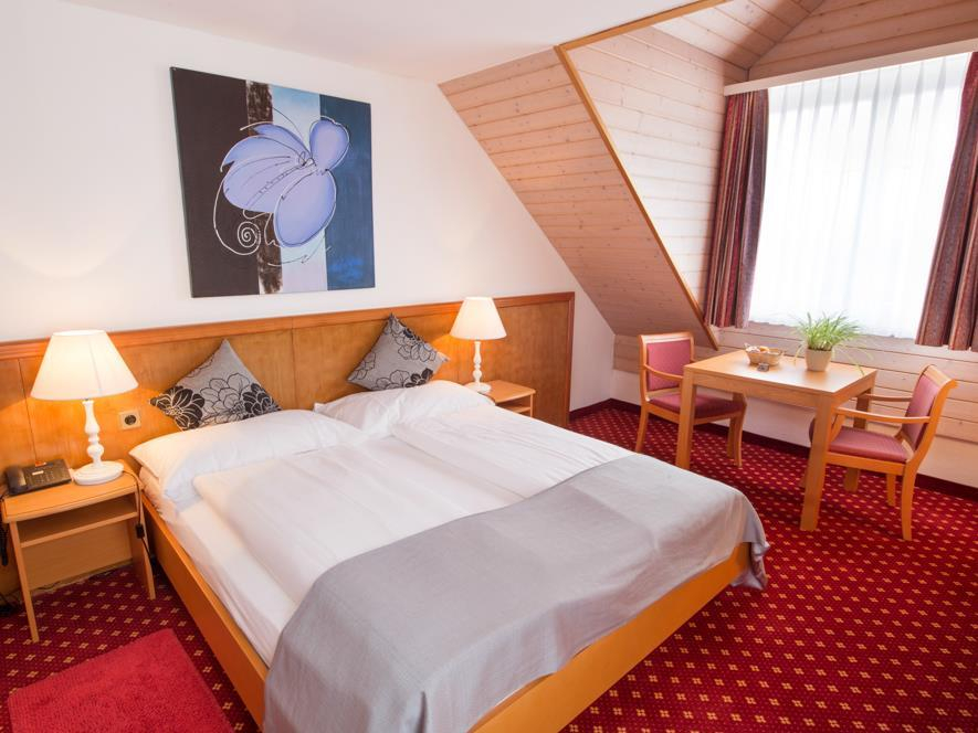Bedroom 3, Hotel Restaurant Schlossli, Nidau