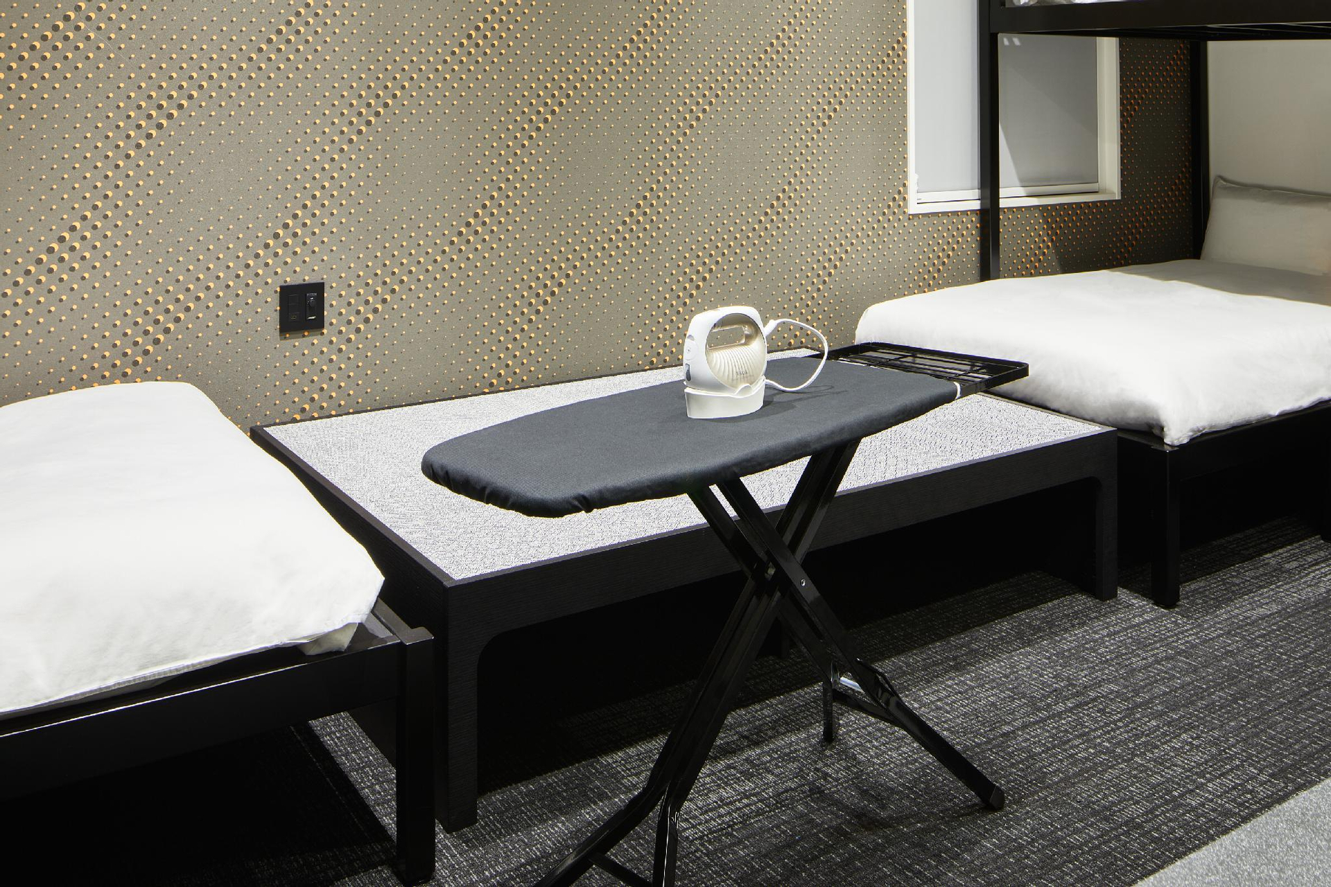 Bedroom 3, sequence SUIDOBASHI TOKYO, Bunkyō