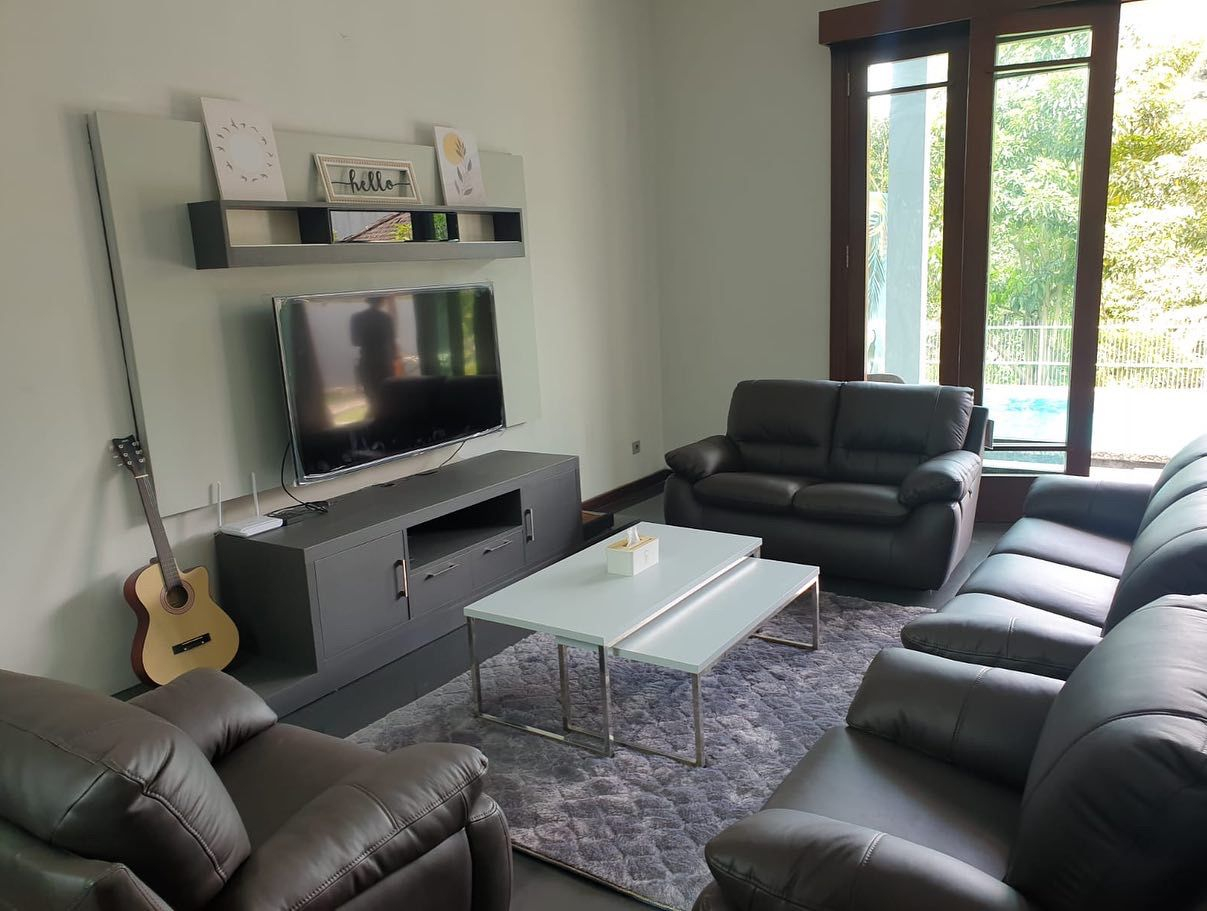 Living Area 7