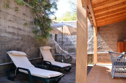 Balcony/terrace 2, One bedroom house with enclosed garden and wifi at Porto da Cruz, Machico