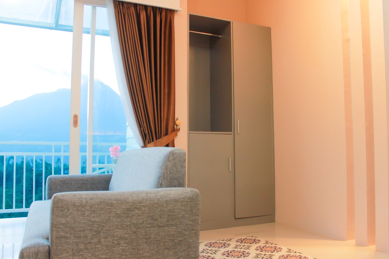 Living Area 13