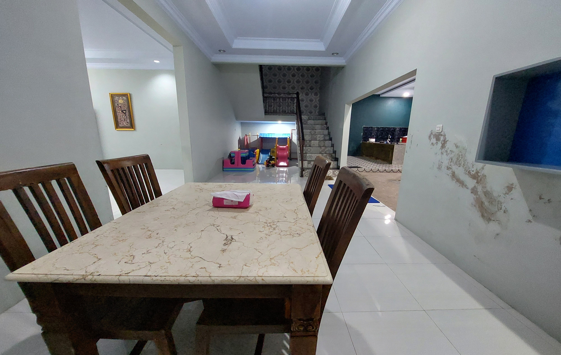 Living Area 11