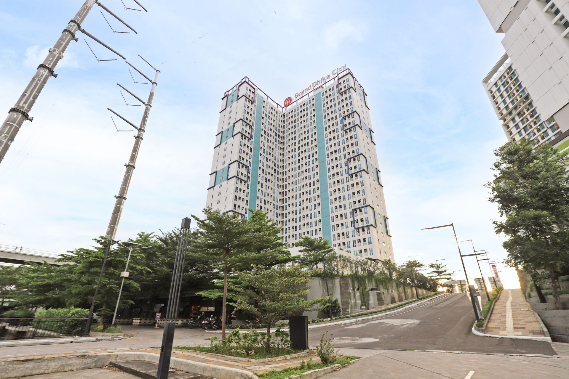 Exterior & Views, Apartemen Grand Dhika City by Nina, Bekasi