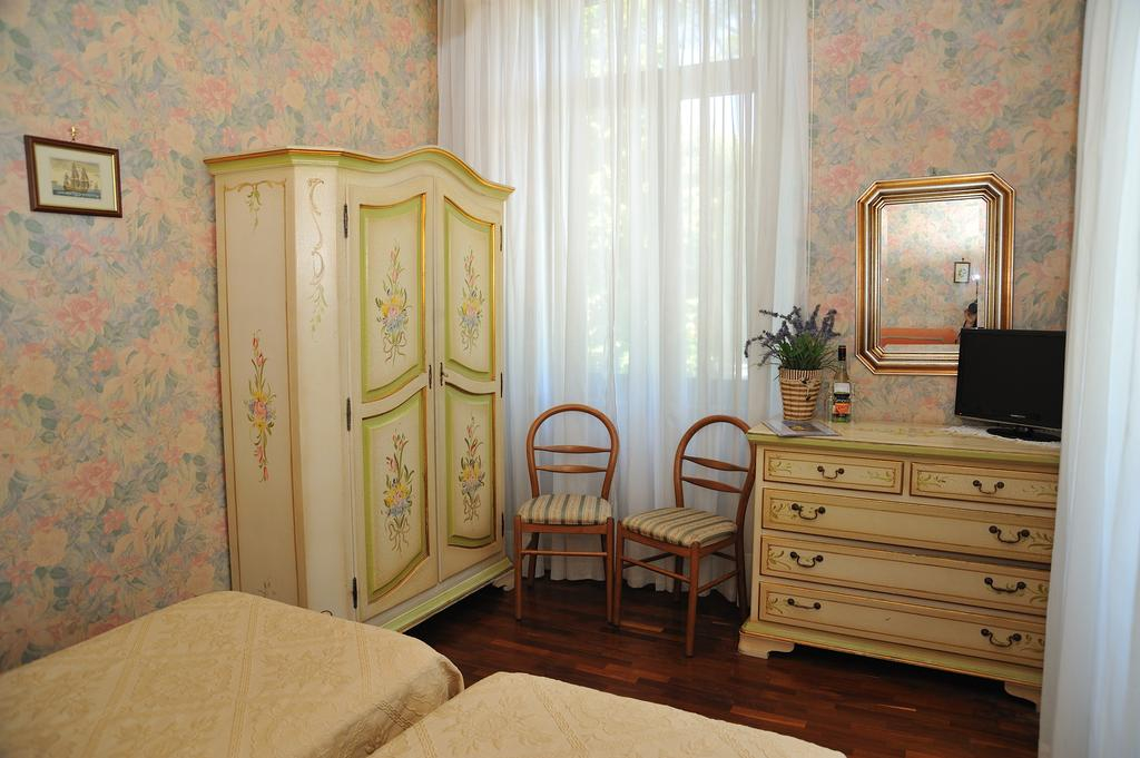 Room 3