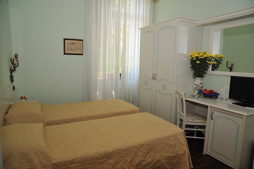 Room 4
