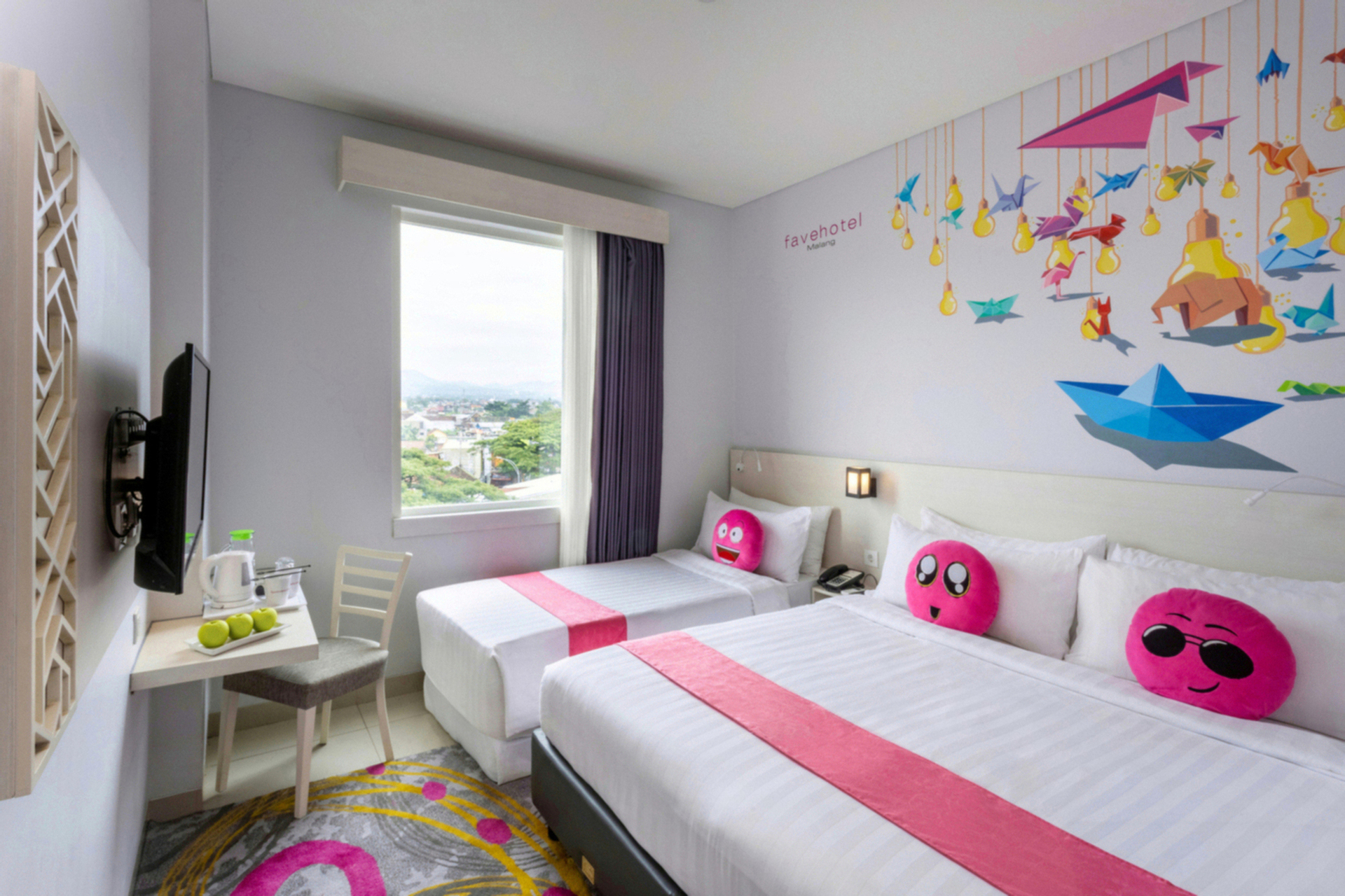 Kamar Superior Double atau Ranjang Lain - Pemandangan Kota