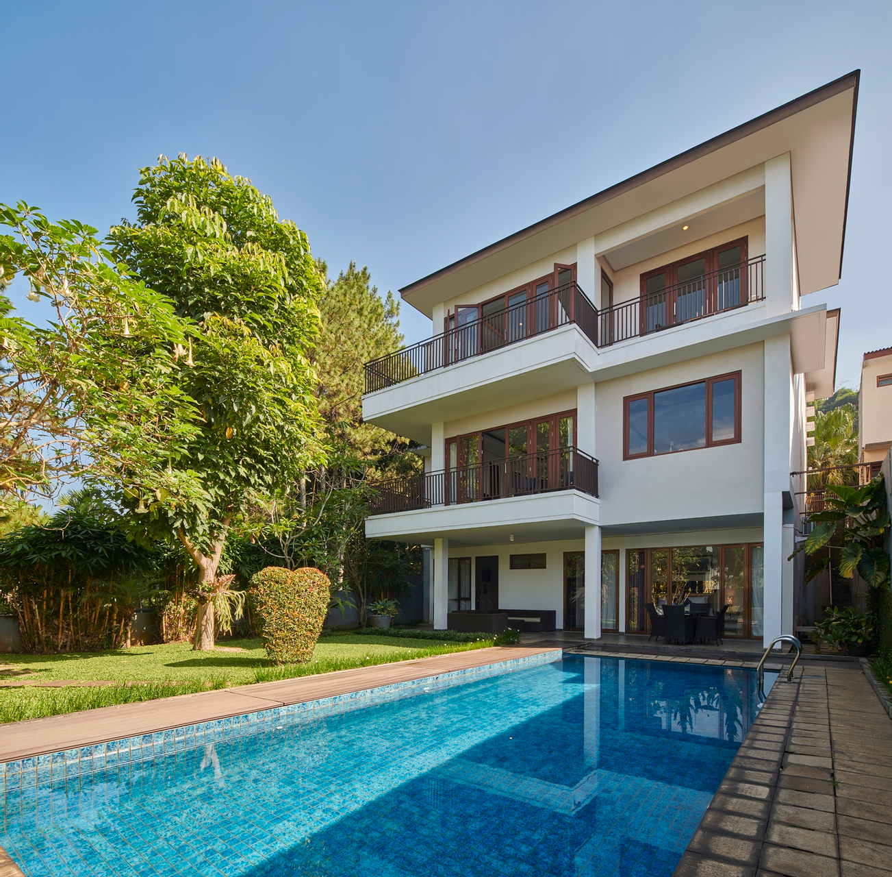 Asri Villa 5BR with a private pool, Bandung