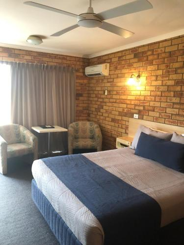 Room with Queen Bed