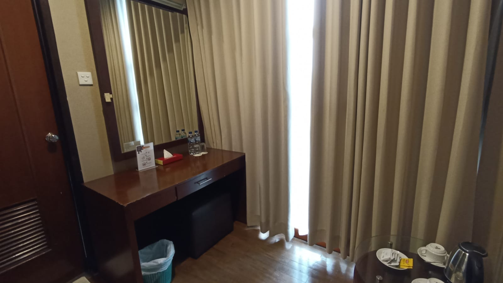 Bedroom 3, Enhaii Hotel, Bandung