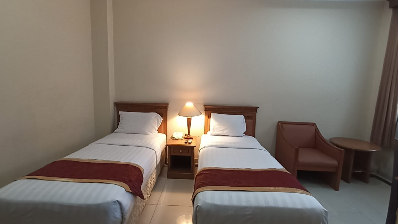 Bedroom 2, Enhaii Hotel, Bandung
