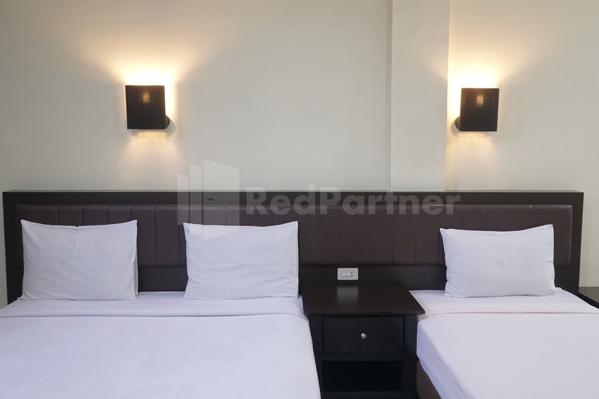 Bedroom 4, Carolina Transit RedPartner, Medan