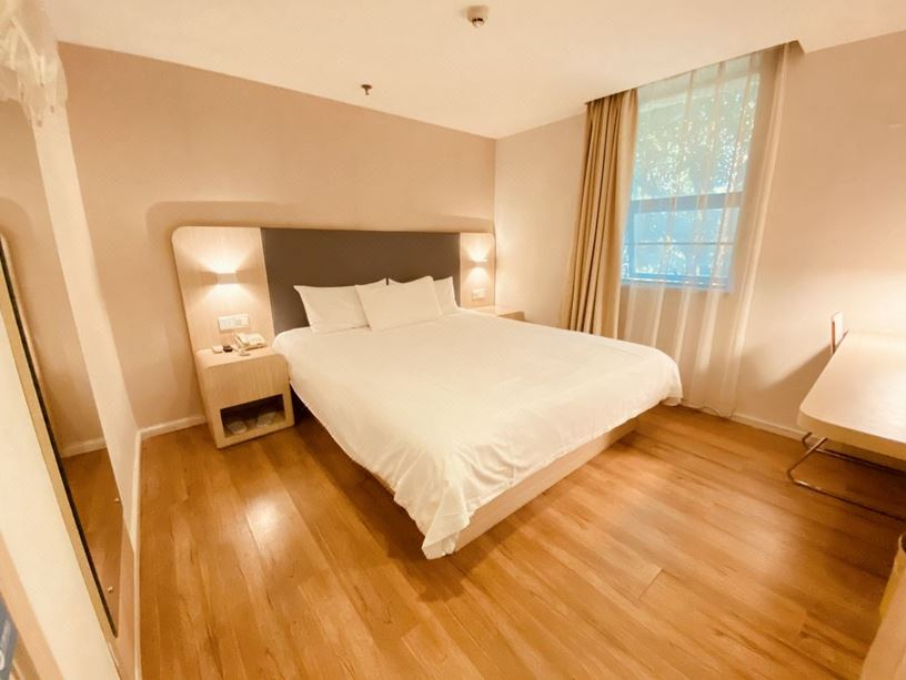 Room 4