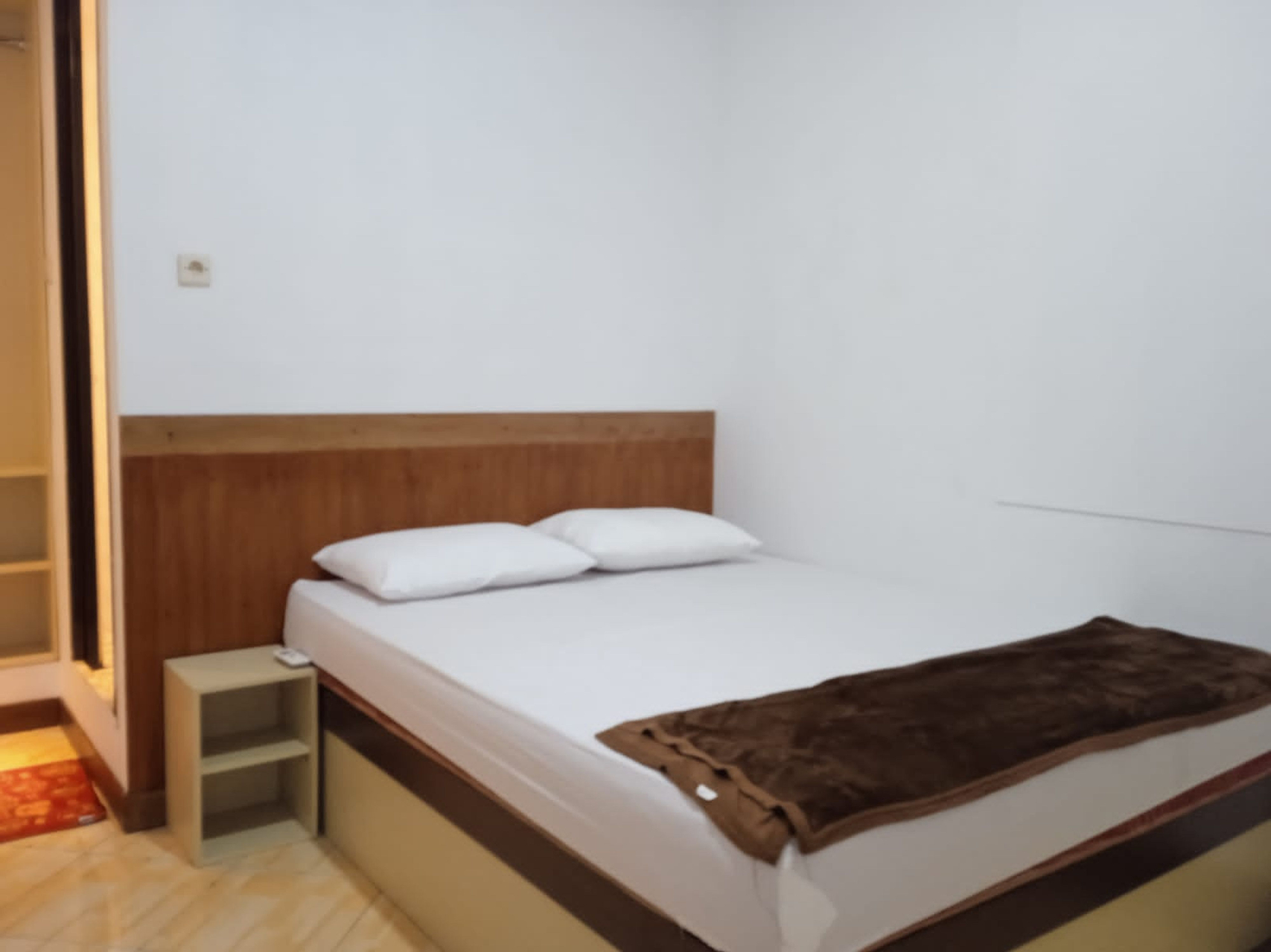 Bedroom 1, Gorland Hostel near GOR Satria Purwokerto RedPartner, Banyumas
