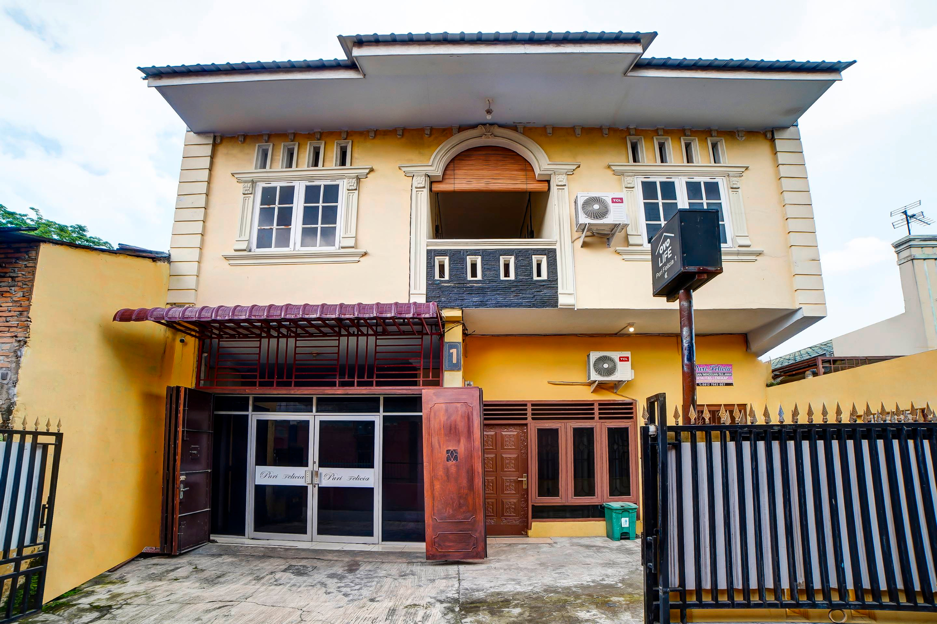 Exterior & Views 2, OYO 91199 Felicia Homestay, Medan