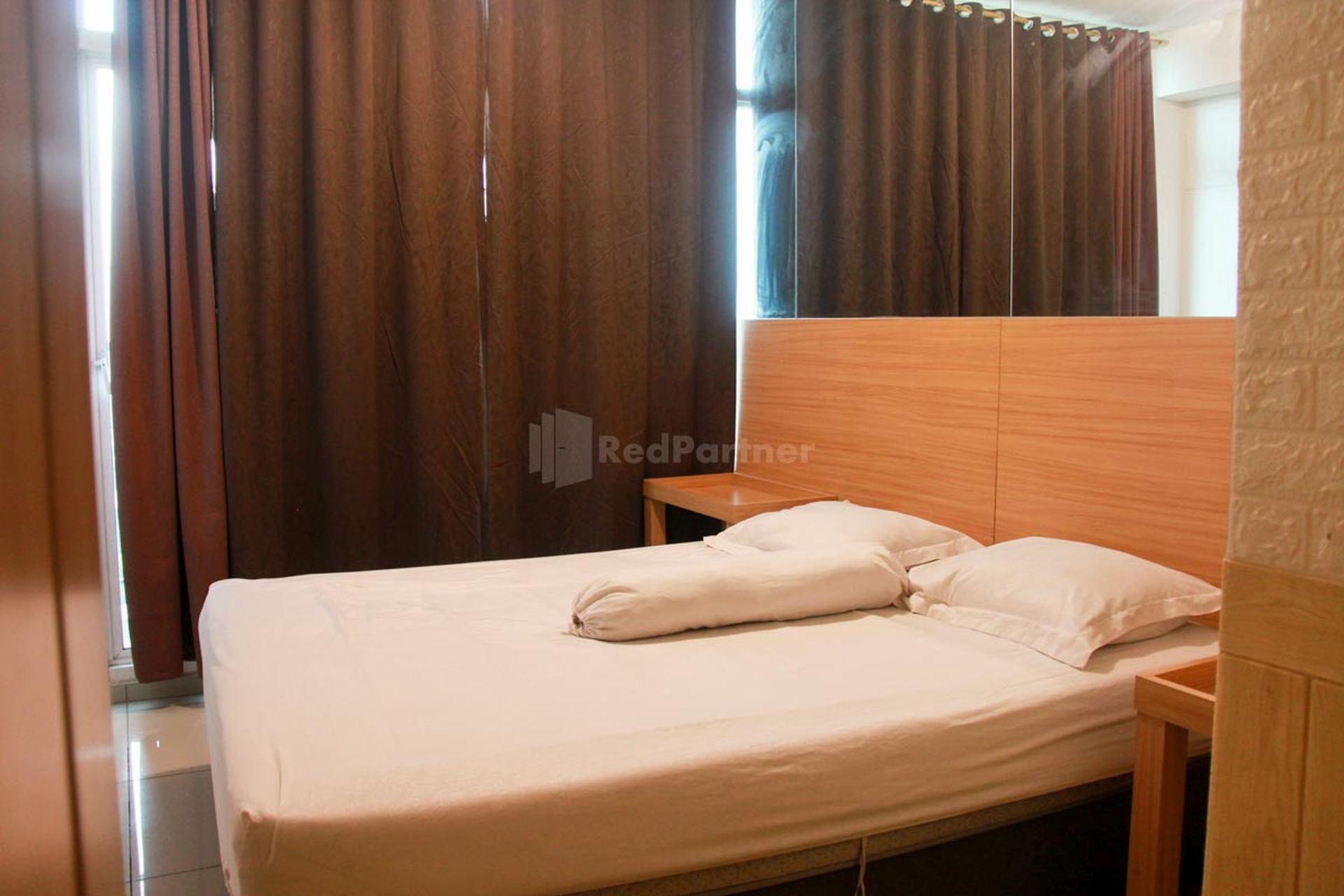 RedLiving Apartemen TreeParkCity - Bee Rooms Tower Alpine, Tangerang