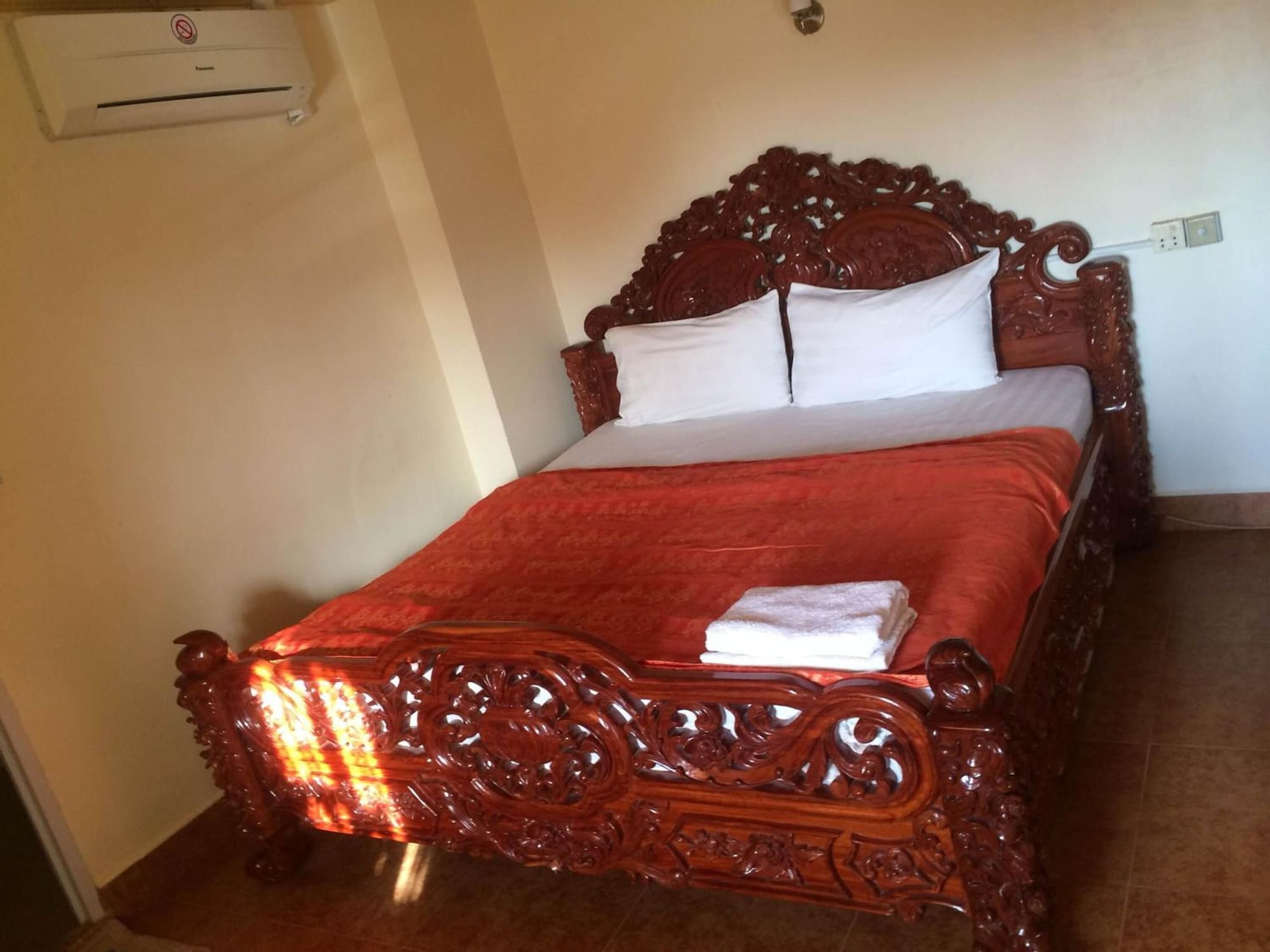 Bedroom 4, Lux Guesthouse, Svay Pao