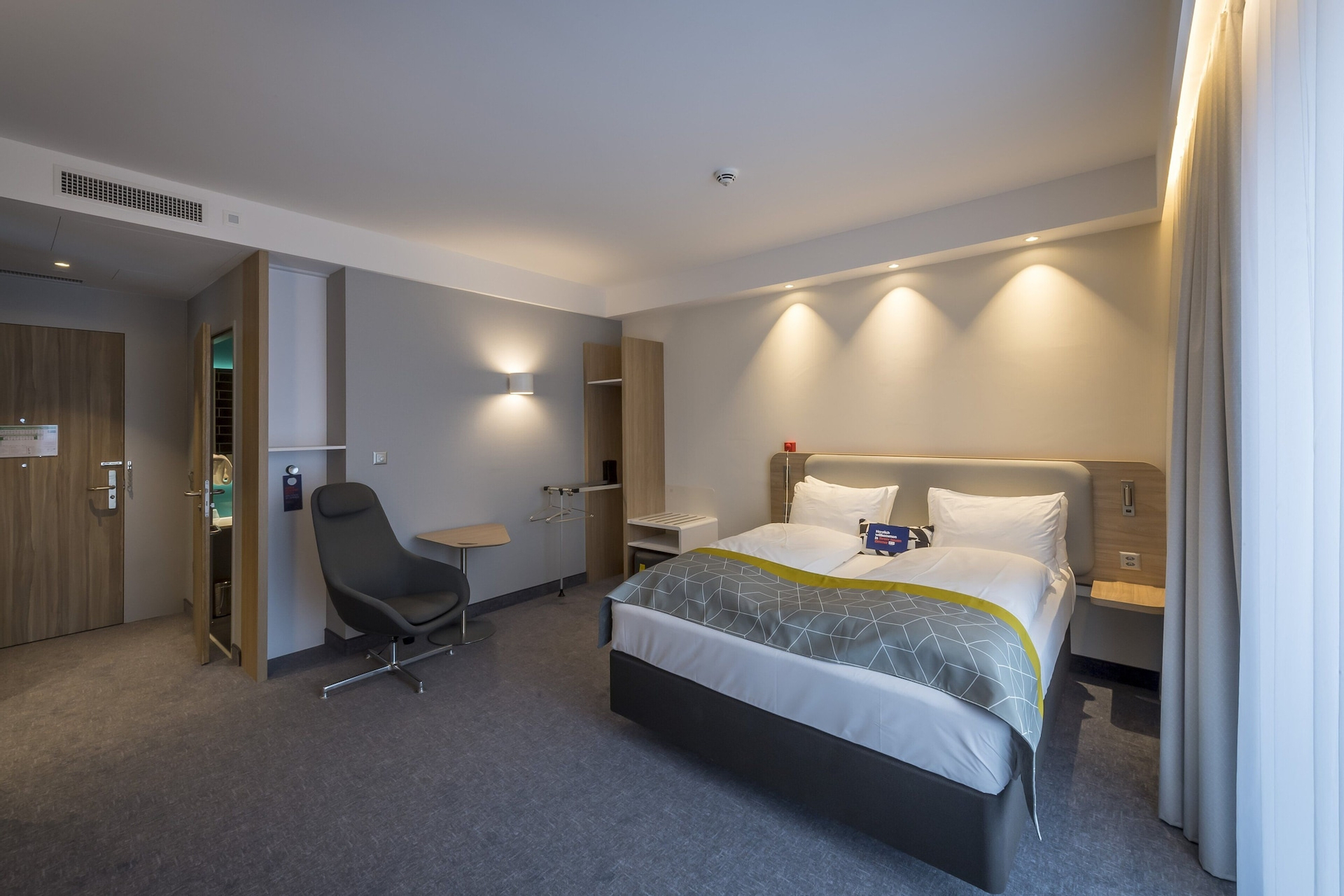 Bedroom 3, Holiday Inn Express Luzern Kriens, Luzern