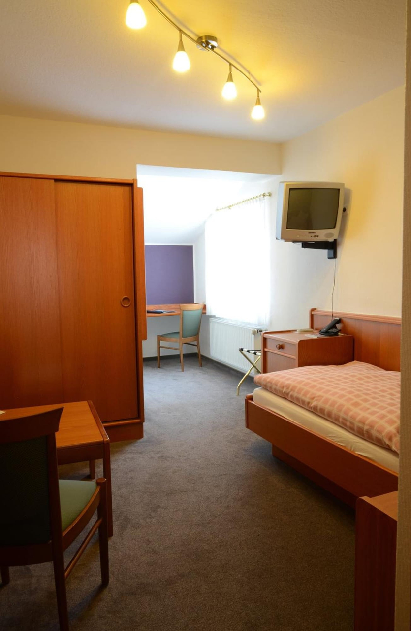Bedroom 2, Hotel-Restaurant Kruse Zum Hollotal, Vechta
