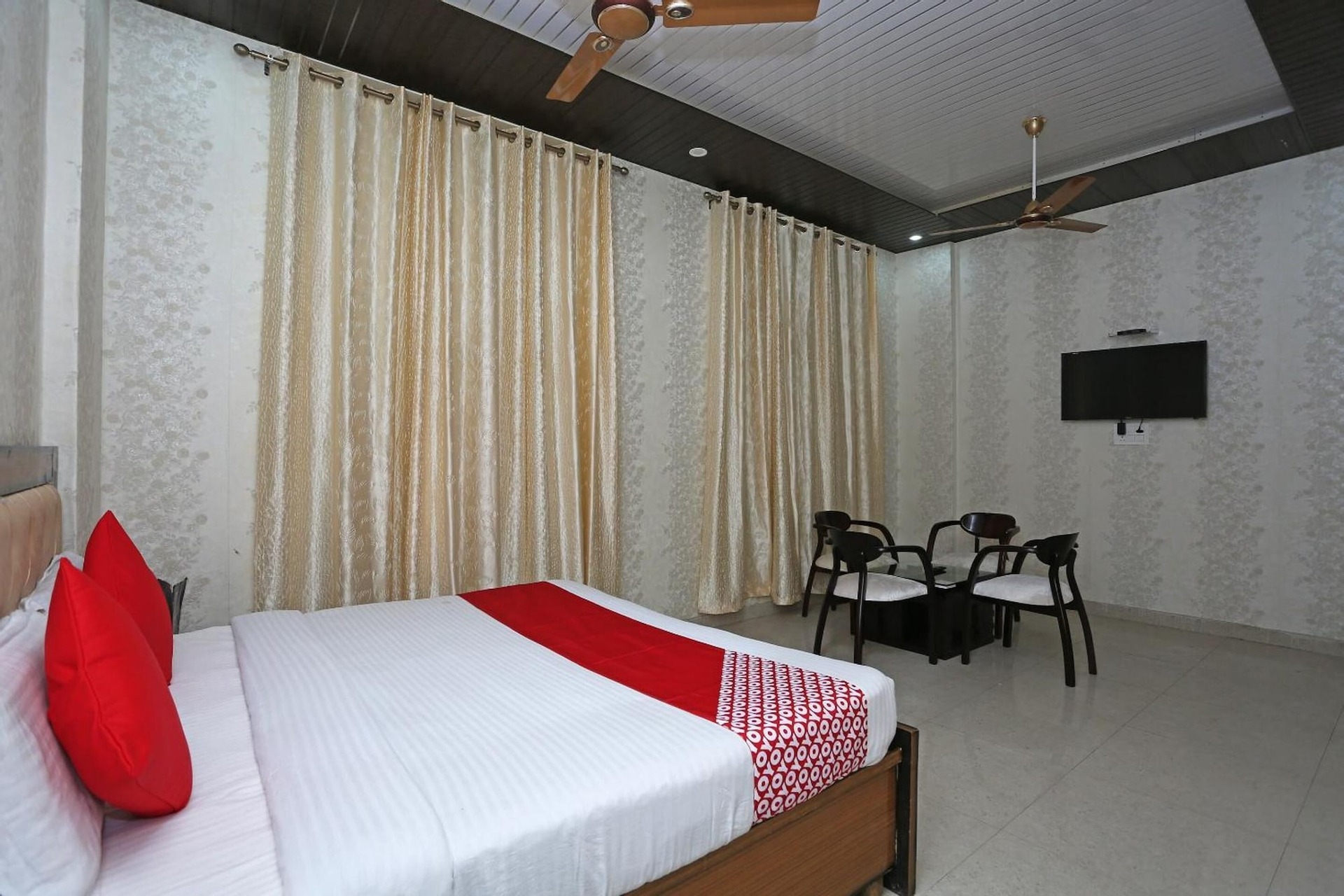 Bedroom 3, Sudhir Hotels, Sonipat