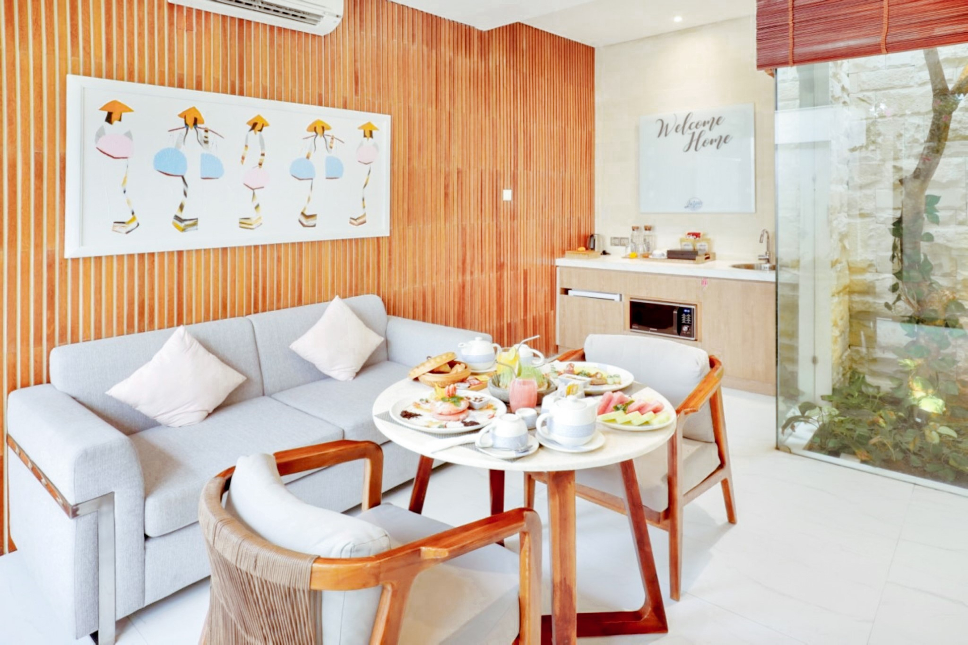 Living Area 10
