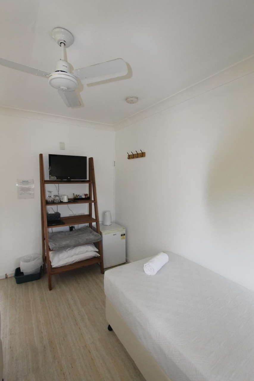 Bedroom 3, Toreador Motel, Coffs Harbour - Pt A