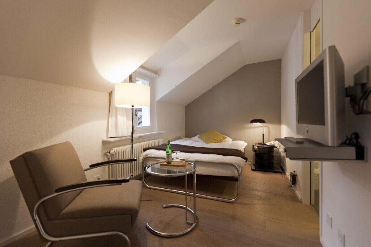 Bedroom 3, Hotel Baseltor, Solothurn