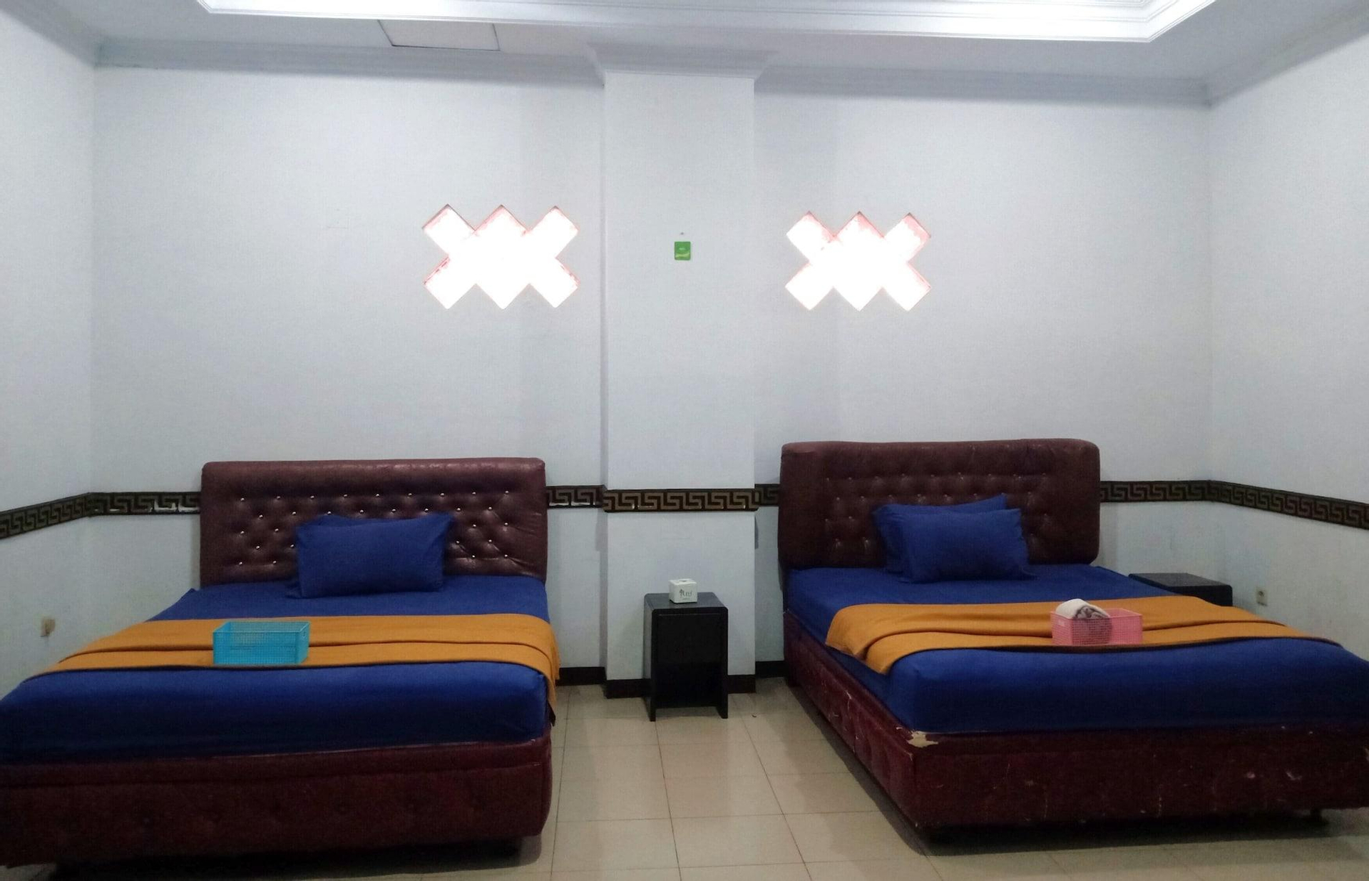 Bedroom 4, Hotel Santana Syariah, Malang