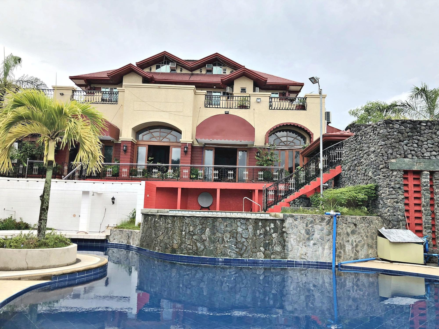 Ang Tahanan Ni Aling Meding Hotel, San Pablo City