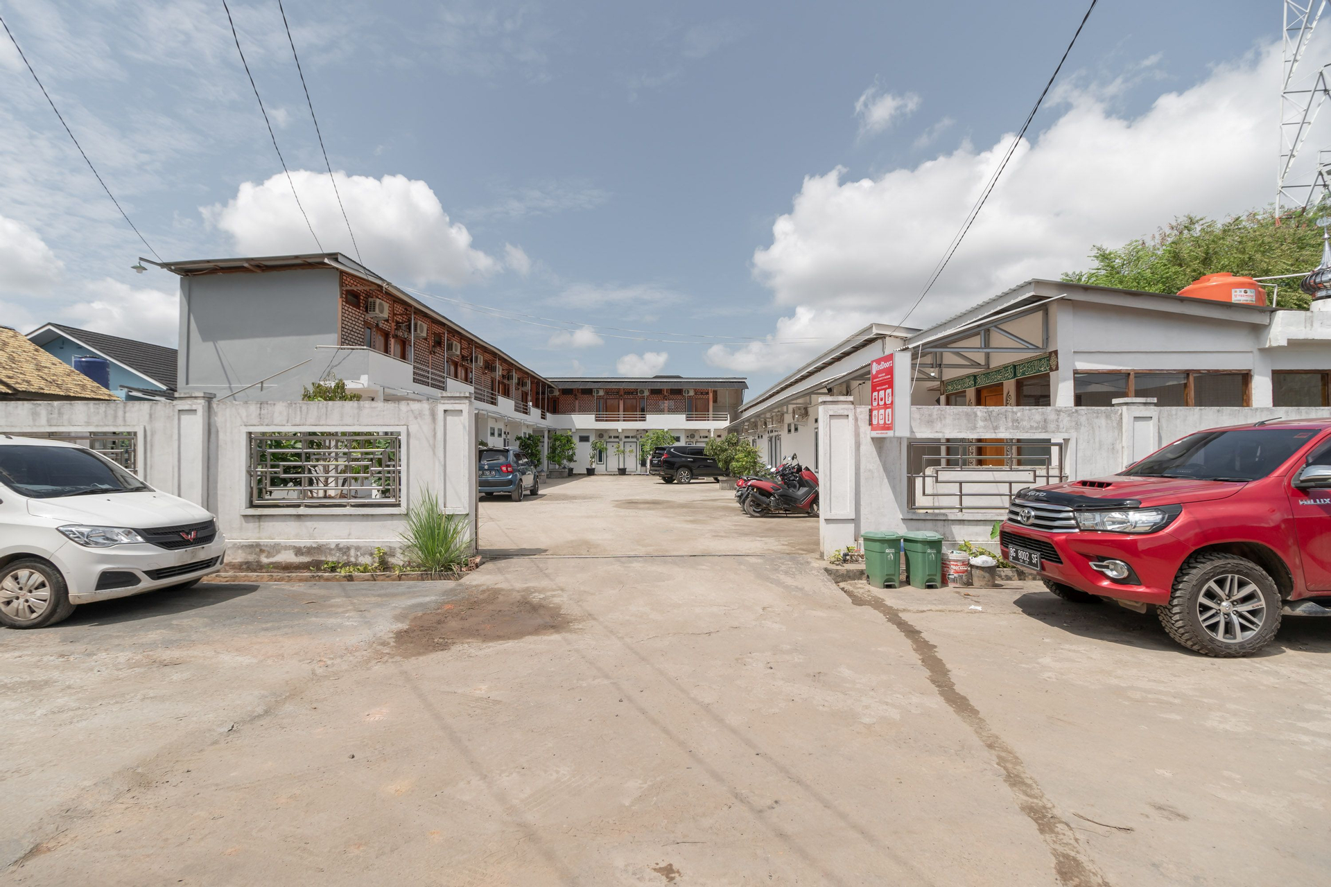 RedDoorz Syariah near Jakabaring Sport City Palembang, Palembang