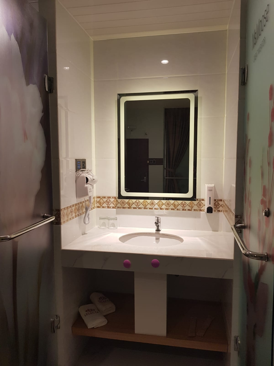 Bathroom 14
