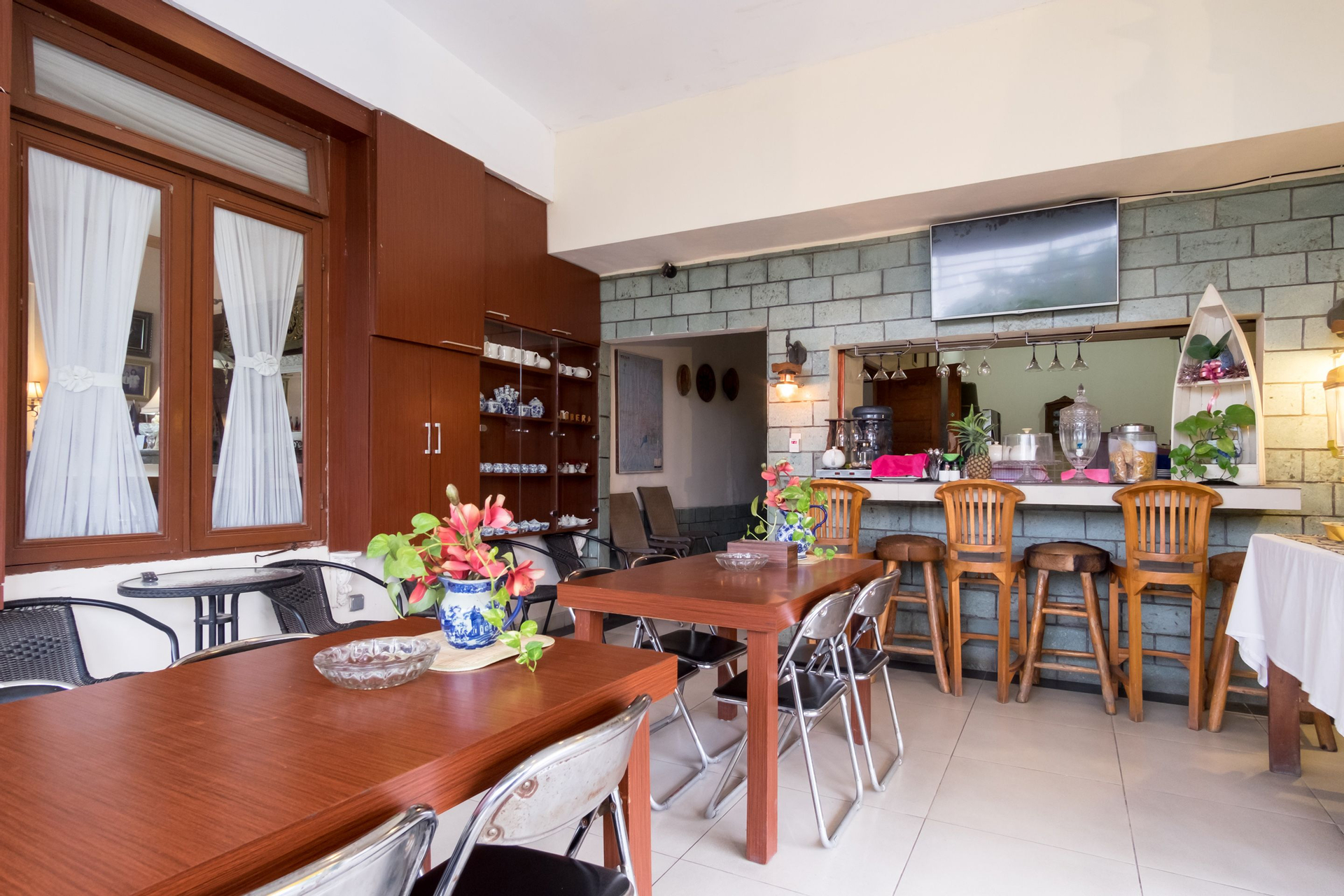 Living Area 13