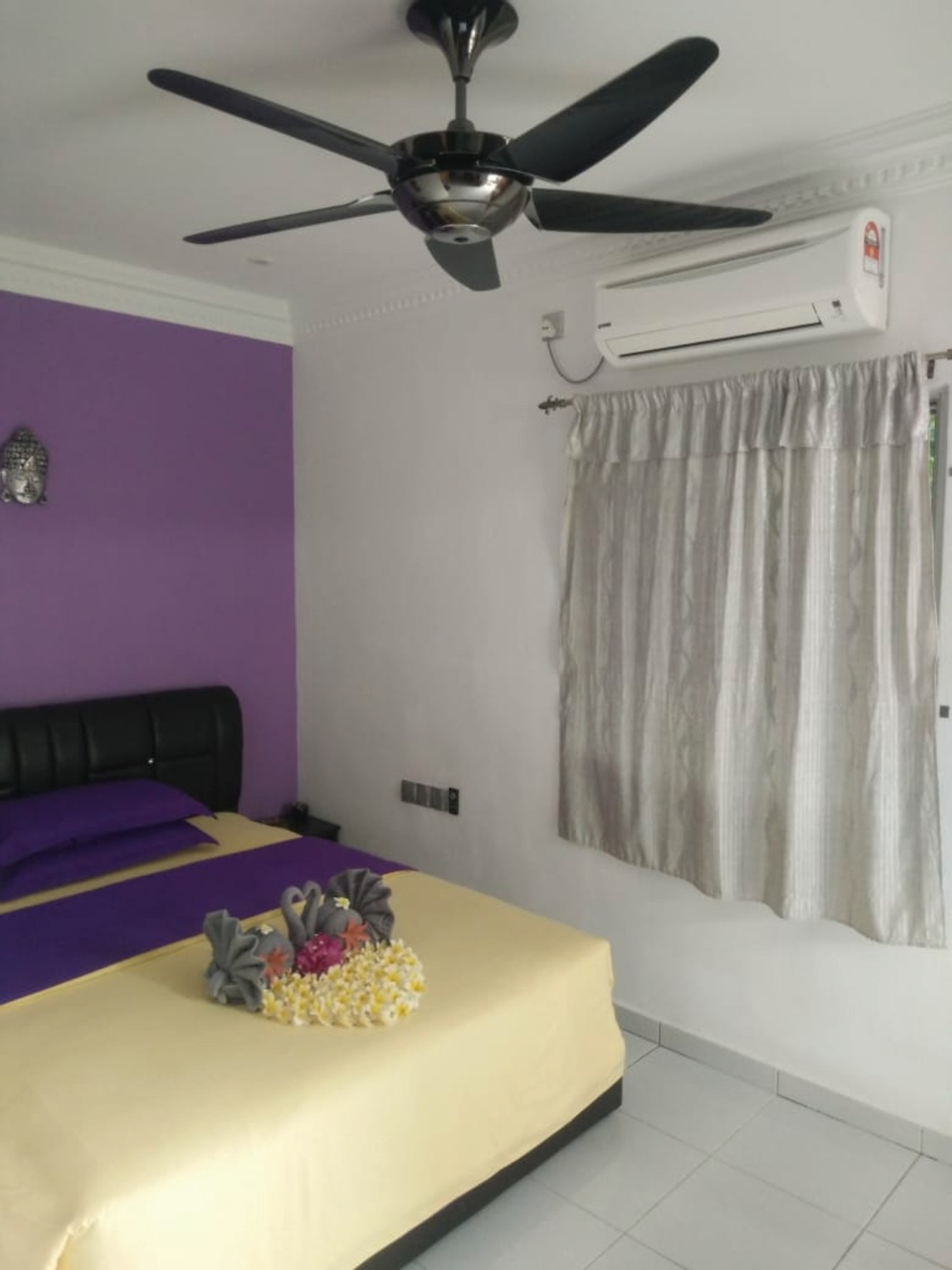 Queen Deluxe Room