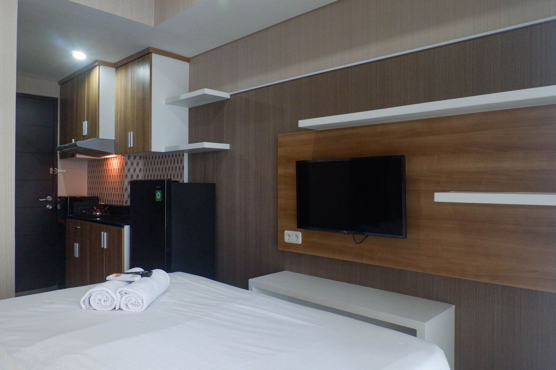 Bedroom 2, Dreamy Studio Apartment at Tamansari Papilio, Surabaya
