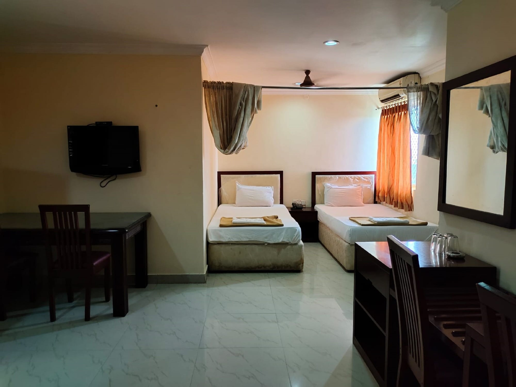 Bedroom 3, Hotel Geetha International, Thoothukkudi