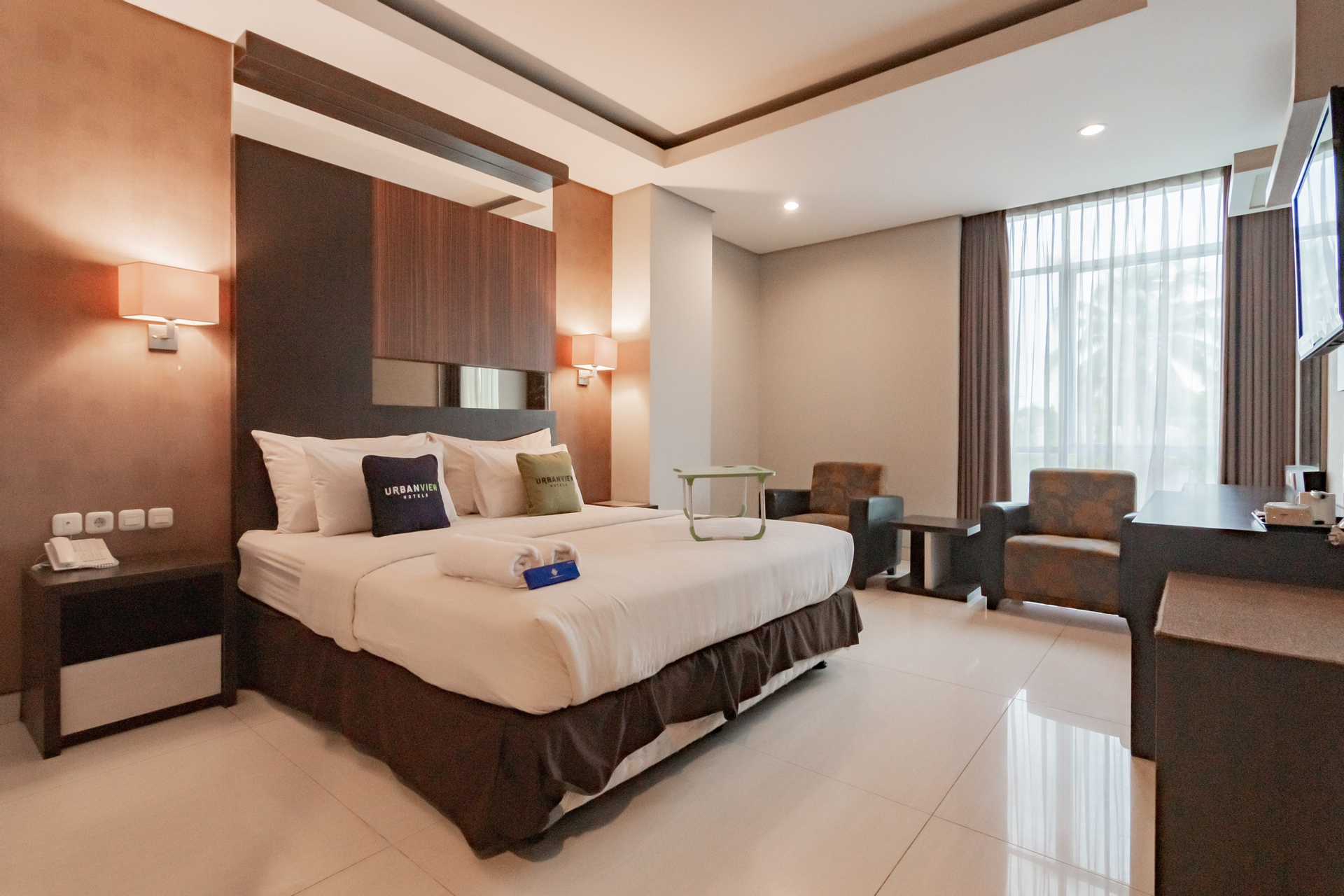 Bedroom 3, Urbanview Hotel Newton Riau Bandung, Bandung