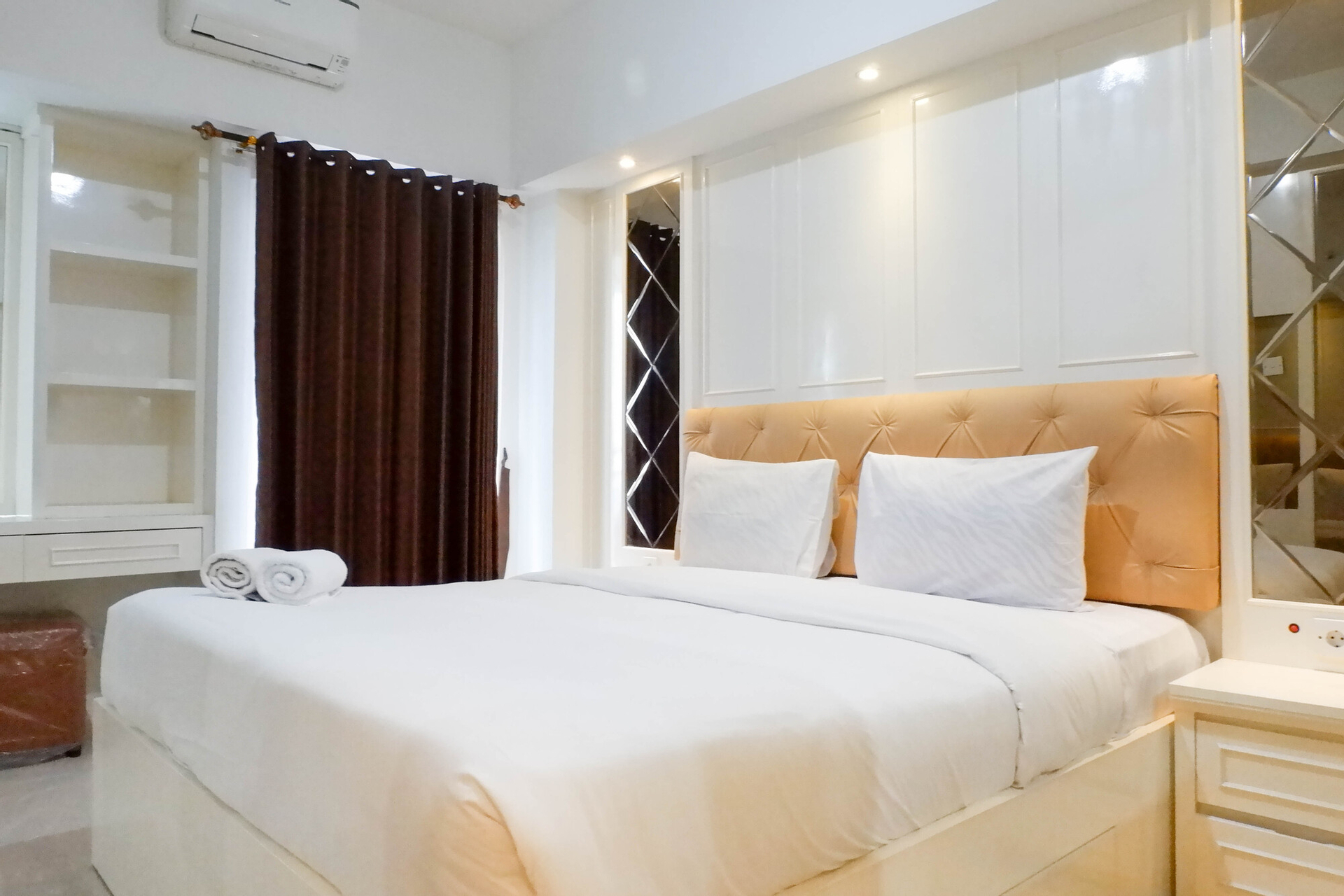 Elegant 2BR Apartment with Access to Mall at Tanglin Supermall Mansion By Travelio, Surabaya