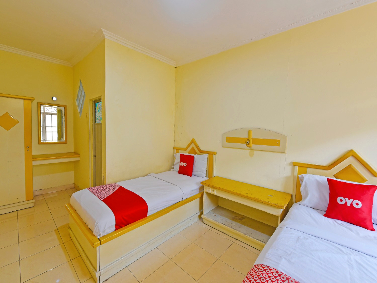 Bedroom 3, OYO 3722 Hotel Mutiara, Banyumas